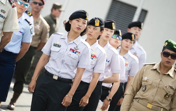 제45회 세계군인강하선수권대회(WMPC)에 참여한 육군 특수전사령부 여군들. 사진=WMPC