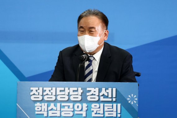 이상민 "박지현·이재명 둘다 궤변에 몰염치…몇 사람 물러나야"
