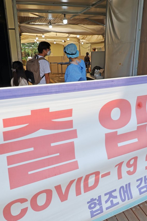 다시 늘어나는 코로나19 확진자