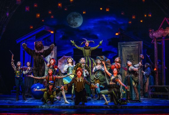 [서울=뉴시스]2022년 뮤지컬 '웃는 남자' 공연 사진. (사진=EMK뮤지컬컴퍼니 제공) 2022.07.08. photo@newsis.com *재판매 및 DB 금지