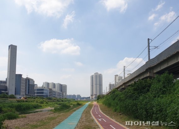 고양시 창릉천 삼송-지축 자전거 전용도로. 사진제공=고양시