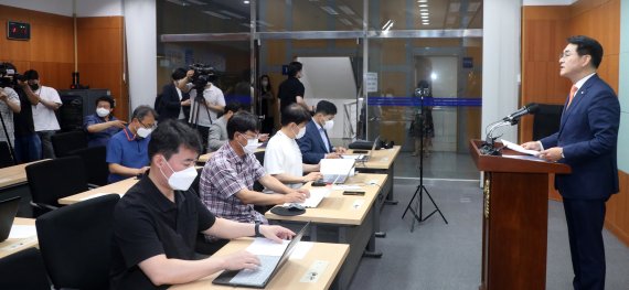 박용진 더불어민주당 의원이 11일 전북 전주시 전북도의회에서 당대표 출마 기자회견을 하고 있다. 2022.7.11/뉴스1 © News1 유경석 기자