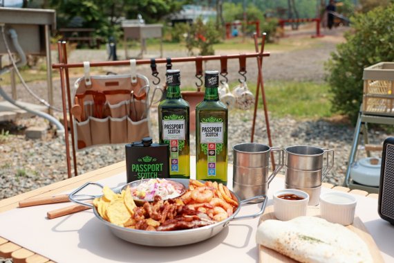 소포장 양념 17종이 동봉된 피크닉 박스 '청정원 얌얌박스'