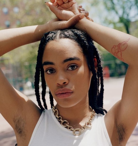 아자니 러셀 - WSJ 갈무리