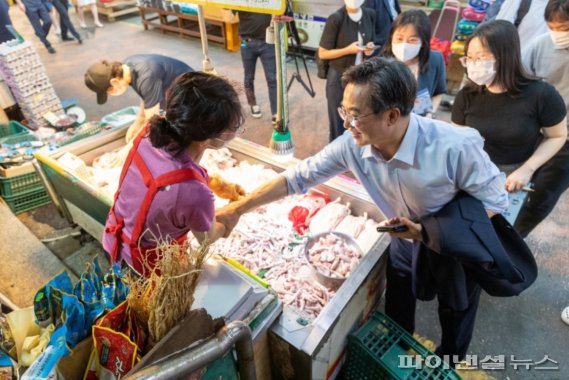 김동연 경기도지사 19일전수원 지동시장 현장행보. 사진제공=경기북부청