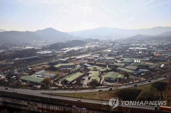 3기 신도시 3차 사전청약 일반공급 오늘부터 신청 시작 (하남=연합뉴스) 윤동진 기자 = 3기 신도시 등을 대상으로 한 수도권 3차 사전청약의 공공분양 일반공급 신청이 시작된 6일 하남 덕풍동에서 바라본 하남 교산 지구 일대의 모습. 2021.12.6 mon@yna.co.kr (끝)