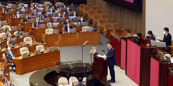 권성동 국민의힘 당대표 직무대행 겸 원내대표가 21일 서울 여의도 국회에서 열린 제398회 국회(임시회) 제3차 본회의에서 국정에 관한 교섭단체대표 연설을 하고 있다. 사진=박범준 기자