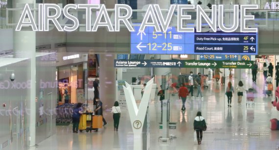 [서울=뉴시스] 김금보 기자 = 인천국제공항 면세구역. 2022.07.08. kgb@newsis.com