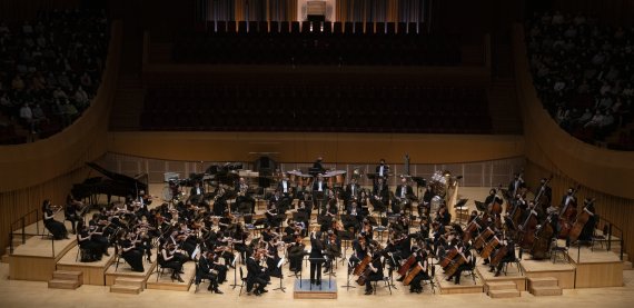 [서울=뉴시스]지난 21일 서울 송파구 롯데콘서트홀에서 열린 '김은선의 드보르자크 신세계 교향곡' 공연 사진. (사진=서울시립교향악단 제공) 2022.07.22. photo@newsis.com *재판매 및 DB 금지