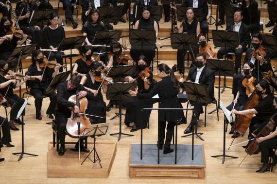 [서울=뉴시스]지난 21일 서울 송파구 롯데콘서트홀에서 열린 '김은선의 드보르자크 신세계 교향곡' 공연 사진. (사진=서울시립교향악단 제공) 2022.07.22. photo@newsis.com *재판매 및 DB 금지