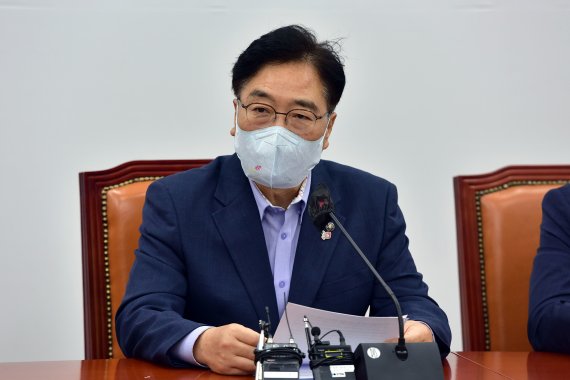 우원식 더불어민주당 대우조선해양 대응 TF 단장이 22일 오전 서울 여의도 국회에서 열린 대우조선해양 대응 TF 2차 회의에서 발언을 하고 있다. (공동취재) 2022.7.22/뉴스1 © News1 이재명 기자