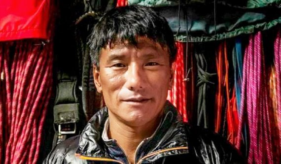 22일(현지시간) 네팔의 사누 셰르파가 8000m가 넘는 세계 14개 봉우리를 모두 두번씩 등정했다는 소식이 보도됐다. 트위터 제공© 뉴스1