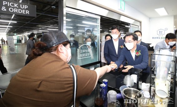 김동연 경기도지사 22일 경기도청년푸드창업허브 시설 라운딩. 사진제공=경기북부청