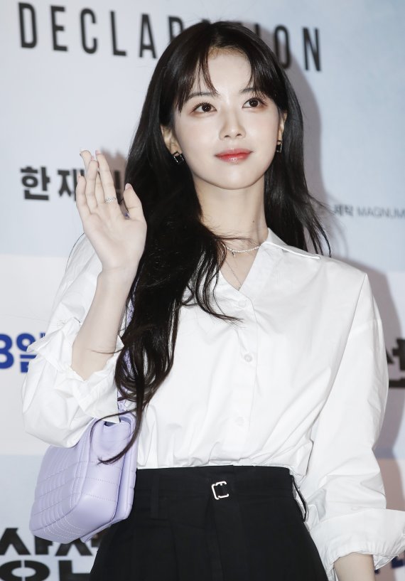 배우 노정의가 25일 오후 서울 코엑스 메가박스에서 열린 영화 ‘비상선언’(감독 한재림) VIP 시사회에서 인사를 하고 있다. © News1 권현진 기자