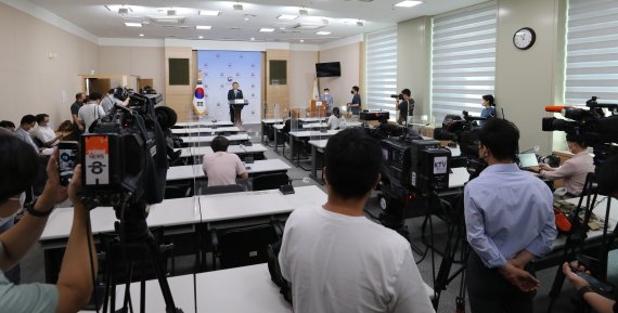 이상민 행정안전부 장관이 25일 서울 종로구 정부서울청사 별관에서 경찰국 신설 관련 총경회의에 대한 행안부 입장을 밝히고 있다. 2022.7.25/뉴스1 © News1 박지혜 기자