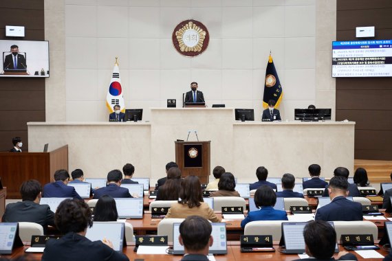 용인시의회 제265회 임시회 본회의 모습.(용인시의회 제공) © News1