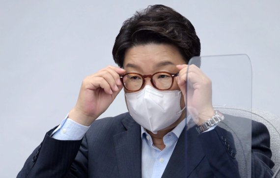 민주당의 권성동-윤대통령 문자 내용 감상평 "한심 그 자체"