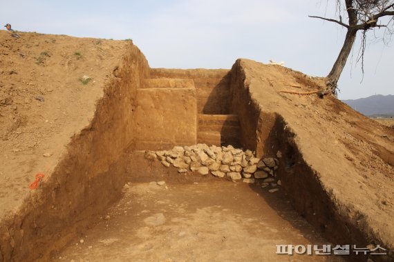 파주 육계토성 판축 중심 구간 전경 트렌치. 자료제공=문화재청 국립문화재연구원