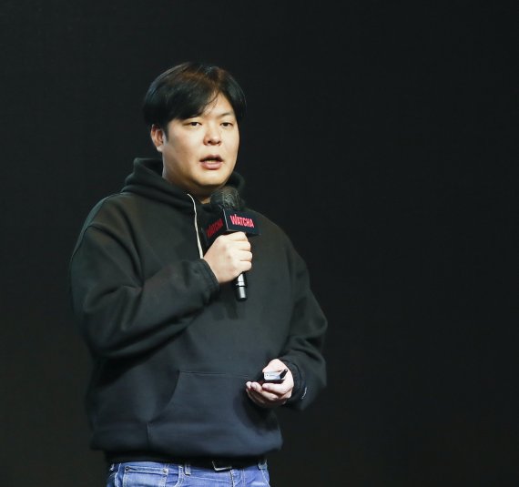 지난 2월22일 왓챠 창업자 겸 CEO인 박태훈 대표가 왓챠의 중장기 전략에 대해 발표하고 있다. (왓챠 제공)