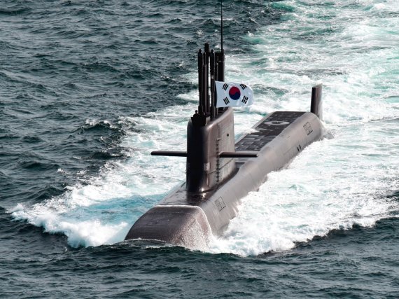 3000t급 잠수함 도산 안창호함에서 2021년 9월 15일 SLBM 시험발사를 성공적으로 실행했다. 도산안창호함은 SLBM 발사관인 콜드 런치(Cold Launch) 방식 수직 발사대를 갖췄다. 대한민국 해군은 도산안창호급 3척, 3600t급 3척, 4000t급 이상 3척을 건조할 계획이다. 사진=해군 제공