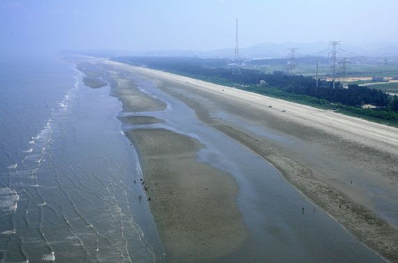 전북 고창군 서해안권 국가지질공원에 속한 갯벌과 해변. /사진=뉴시스