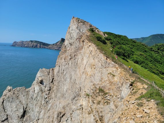 [서울=뉴시스] (인천) 대청도 최고 절경으로 꼽히는 서풍받이-진우석 촬영. (사진=한국관광공사 제공) 2022.07.29. photo@newsis.com *재판매 및 DB 금지