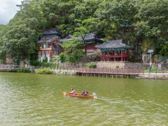 무료로 즐기는 황강 카누체험ⓒ 뉴스1