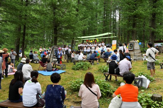 함백산 야생화축제에 참여한 시민들.(정선군 제공)ⓒ 뉴스1