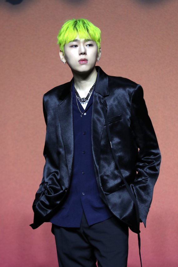 [서울=뉴시스] 박진희 기자 = 프로듀서 겸 아티스트 지코(ZICO)가 1일 서울 강남구 인터컨티넨탈 서울 파르나스에서 미니 4집 '그로운 애스 키드(Grown Ass Kid)' 발매 기념 기자간담회를 하고 있다. 2022.08.01. pak7130@newsis.com