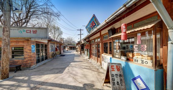 [서울=뉴시스] 국립민속박물관이 조성한 추억의 거리. (사진=국립민속박물관 제공) 2022.08.02. photo@newsis.com