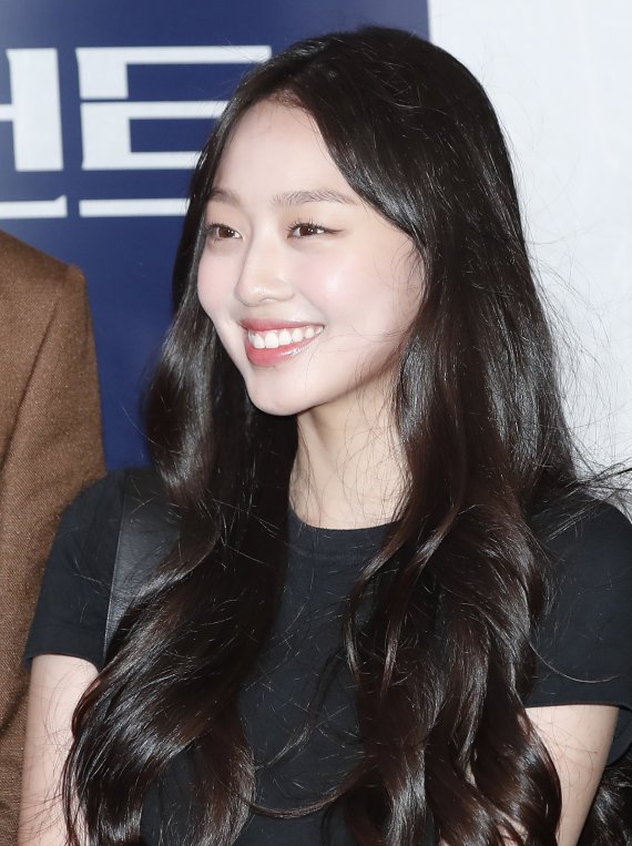 배우 이수민이 2일 오후 서울 강남구 메가박스 코엑스점에서 열린 영화 '헌트(HUNT)' VIP 시사회에서 미소를 짓고 있다. ⓒ News1 권현진 기자