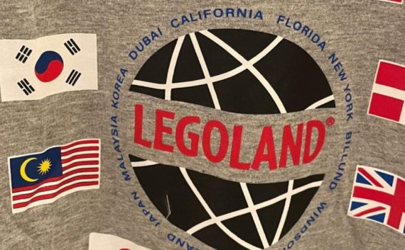 미국 레고랜드의 기념품 티셔츠에서 발견된 태극기 오류 /사진=서경덕 교수