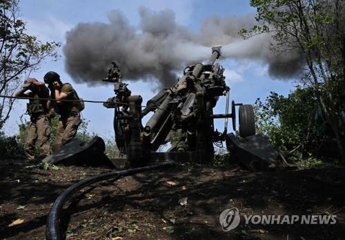 크림반도서 비행장 이어 탄약고까지 의문의 폭발..우크라 반격 시작했나