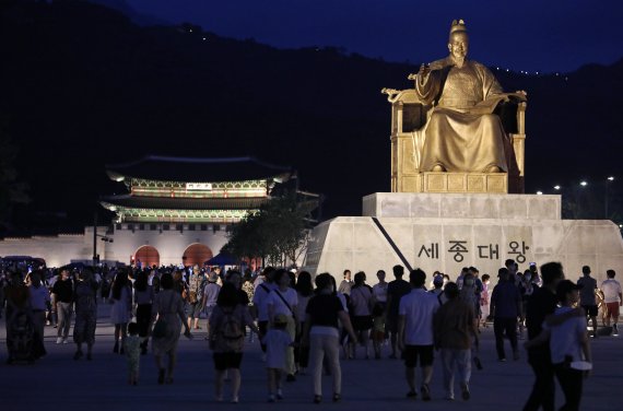 광화문광장 수놓는 빛과 음악..'서울라이트 광화' 내일 개막