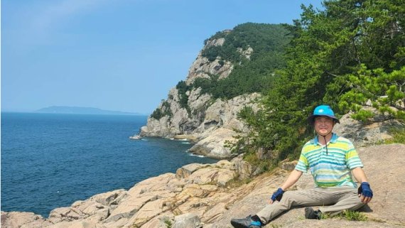 정기명 여수시장이 지난 4일과 5일 여수 금오도에서 여름 휴가를 보내면서 찍은 사진.(정기명 여수시장 SNS 캡처)2022.8.8/뉴스1