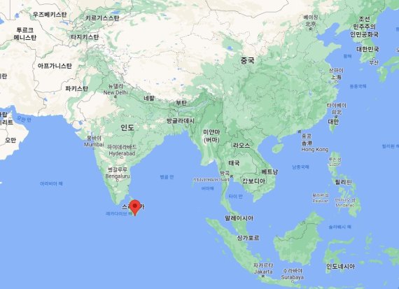 함반토타 항구는 스리랑카 남단에 위치, 아시아와 유럽을 잇는 주요 항로를 끼고 있다. 스리랑카가 인프라 개발 명목으로 중국으로부터 들여온 막대한 차관을 갚지 못해 2017년 운영권이 중국에 넘어갔다. ⓒ Google map