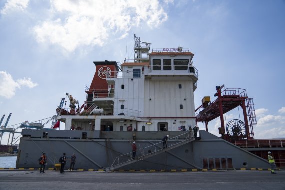 우크라이나 곡물 수출 선박 '폴라넷'이 지난해 8월 튀르키예 이즈미트만의 데린스 항구에 도착해 정박해 있다. 사진=뉴시스