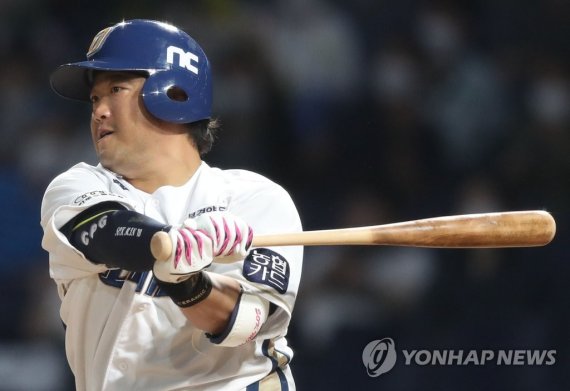 올 시즌 단 한 개의 홈런도 때려내지 못하고 있는 NC 박석민. 연합뉴스