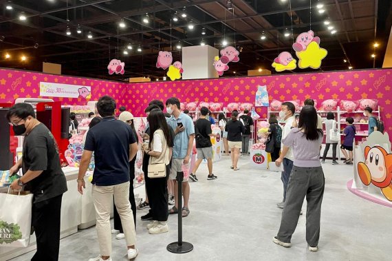 아이파크몰 '별의 커비 30주년 팝업스토어' 내부