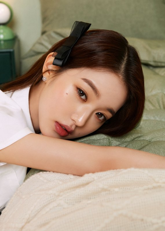 걸그룹 '아이브' 장원영이 모델로 나선 '하파크리스틴 시크리티브 올리브' 화보 *재판매 및 DB 금지