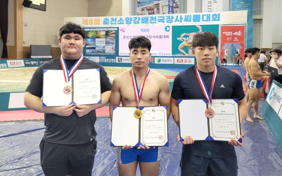 울산대 씨름부, 경장급 1위 힘 입어 단체전 준우승