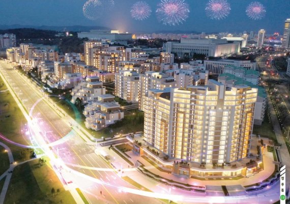 경루동 전경. 실제보다 더 화려하게 보이도록 사진을 수정한 것으로 추정된다. ('인민의 희한한 보금자리' 캡처) ⓒ 뉴스1