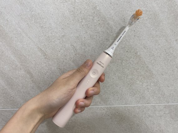 필립스 소닉케어 9900 프레스티지 ⓒ 뉴스1 신윤하 기자