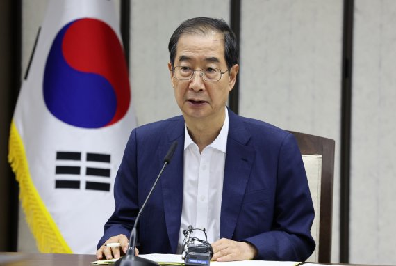 한총리 "수원 세모녀 사망 가슴 아퍼...복지사각지대 지원 전면 보완"