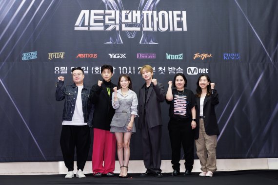 [서울=뉴시스]'스트릿 맨 파이터' 단체사진. 2022.08.23. (사진=Mnet 제공) photo@newsis.com*재판매 및 DB 금지 *재판매 및 DB 금지 /사진=뉴시스