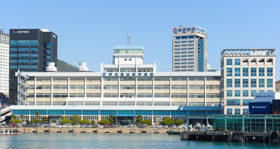 현재 부산본부세관 전경