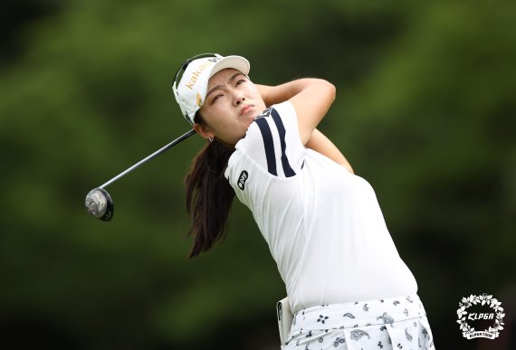 ‘상승세’ 한진선 vs ‘꾸준한’ 유해란... KLPGA 한화클래식 퀸은 누구?