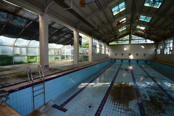 [남해=뉴시스] 스포츠파크 실내수영장