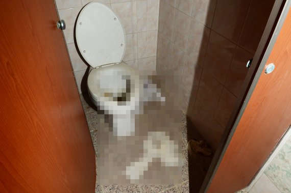 [남해=뉴시스] 스포츠파크 실내수영장 화장실