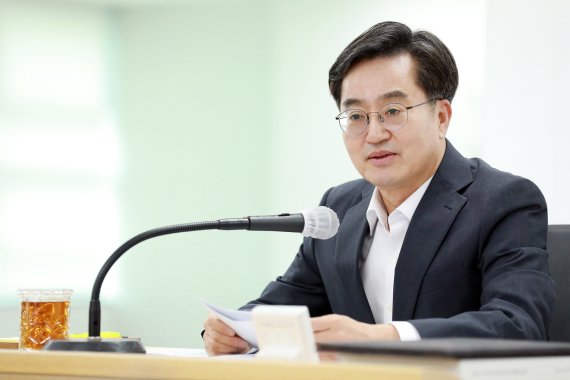 '공정 경쟁' 한마디에, 경기도 대변인·감사관 '수십명 몰려'